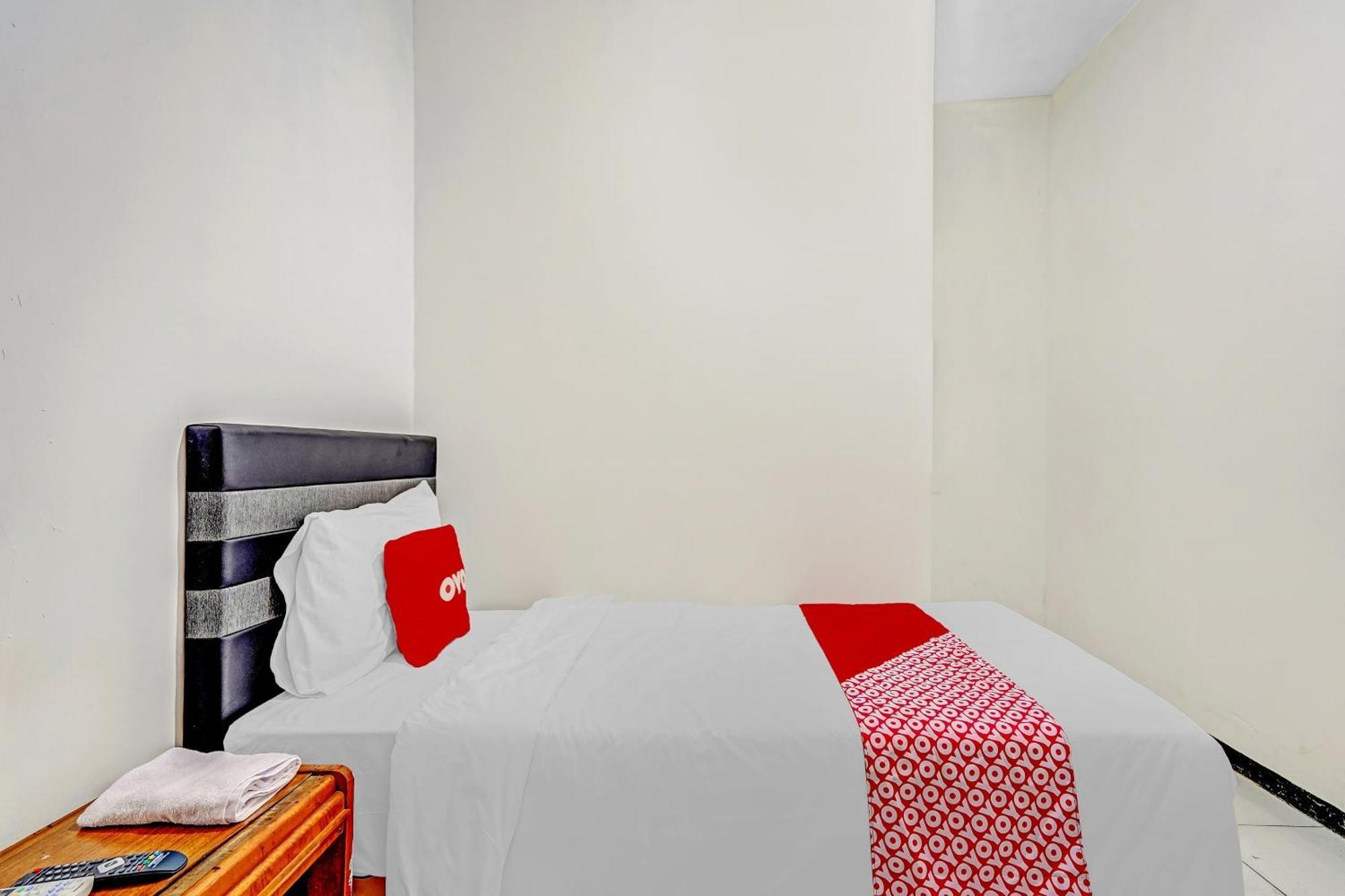 Hotel Kalimantan Surabaya Buitenkant foto
