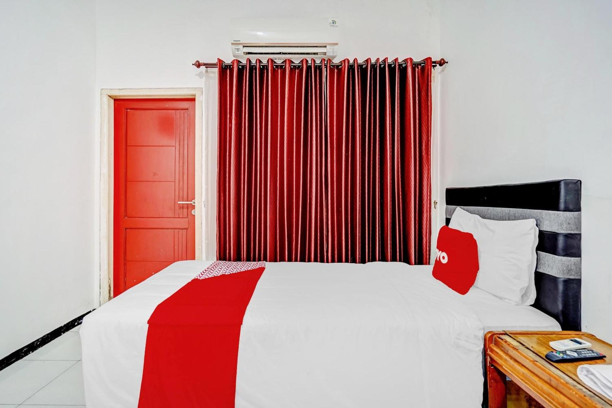 Hotel Kalimantan Surabaya Buitenkant foto